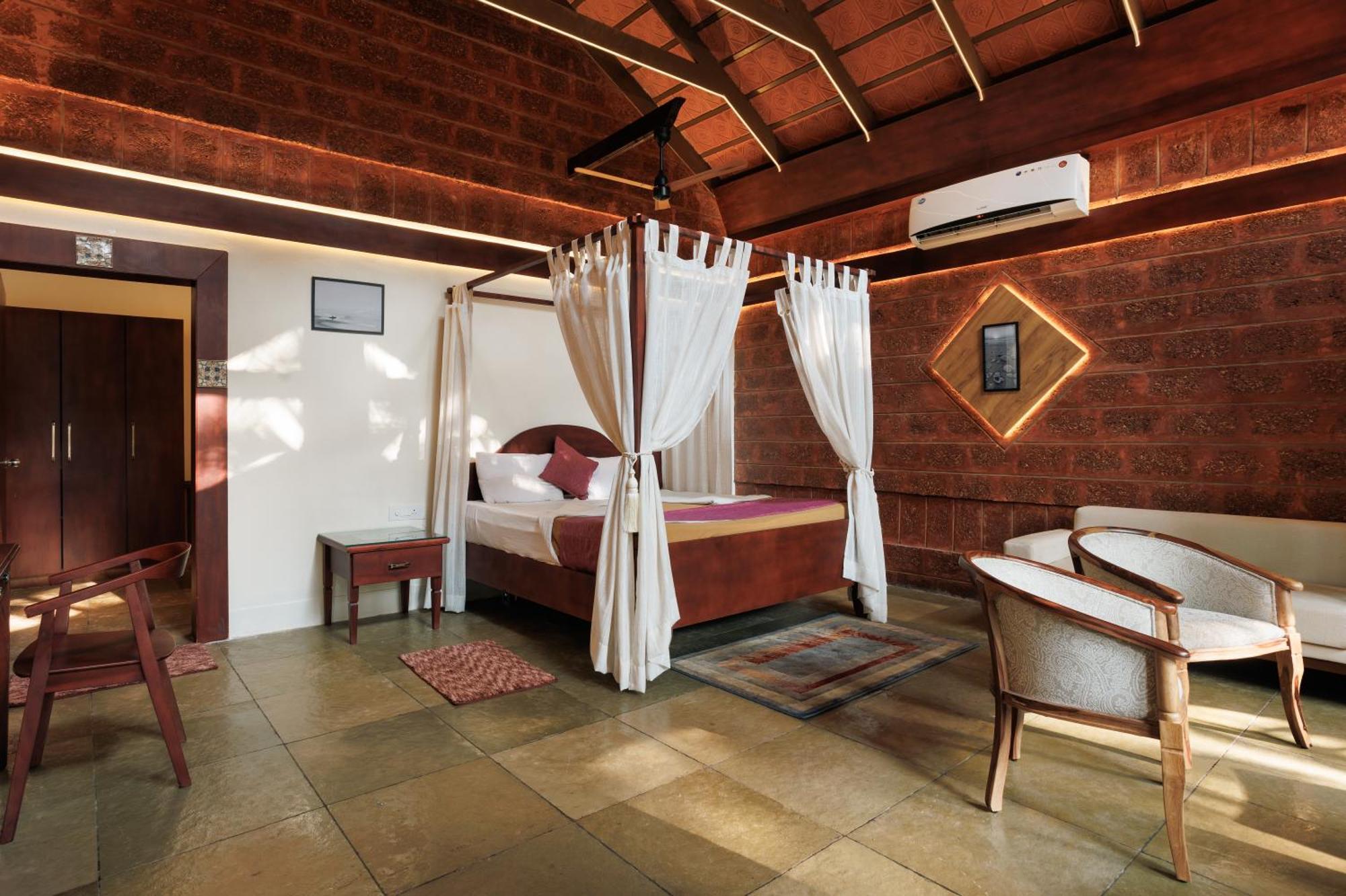 Sai Vishram Beach Resort Bainduru Extérieur photo
