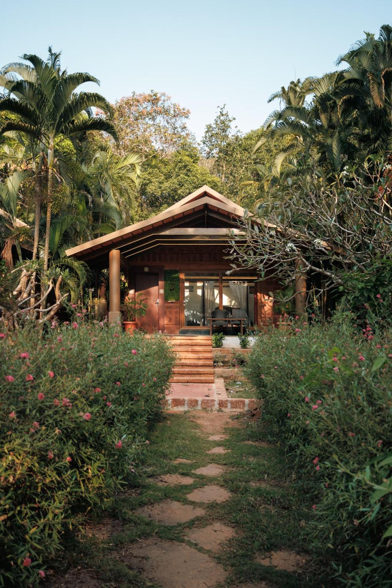 Sai Vishram Beach Resort Bainduru Extérieur photo