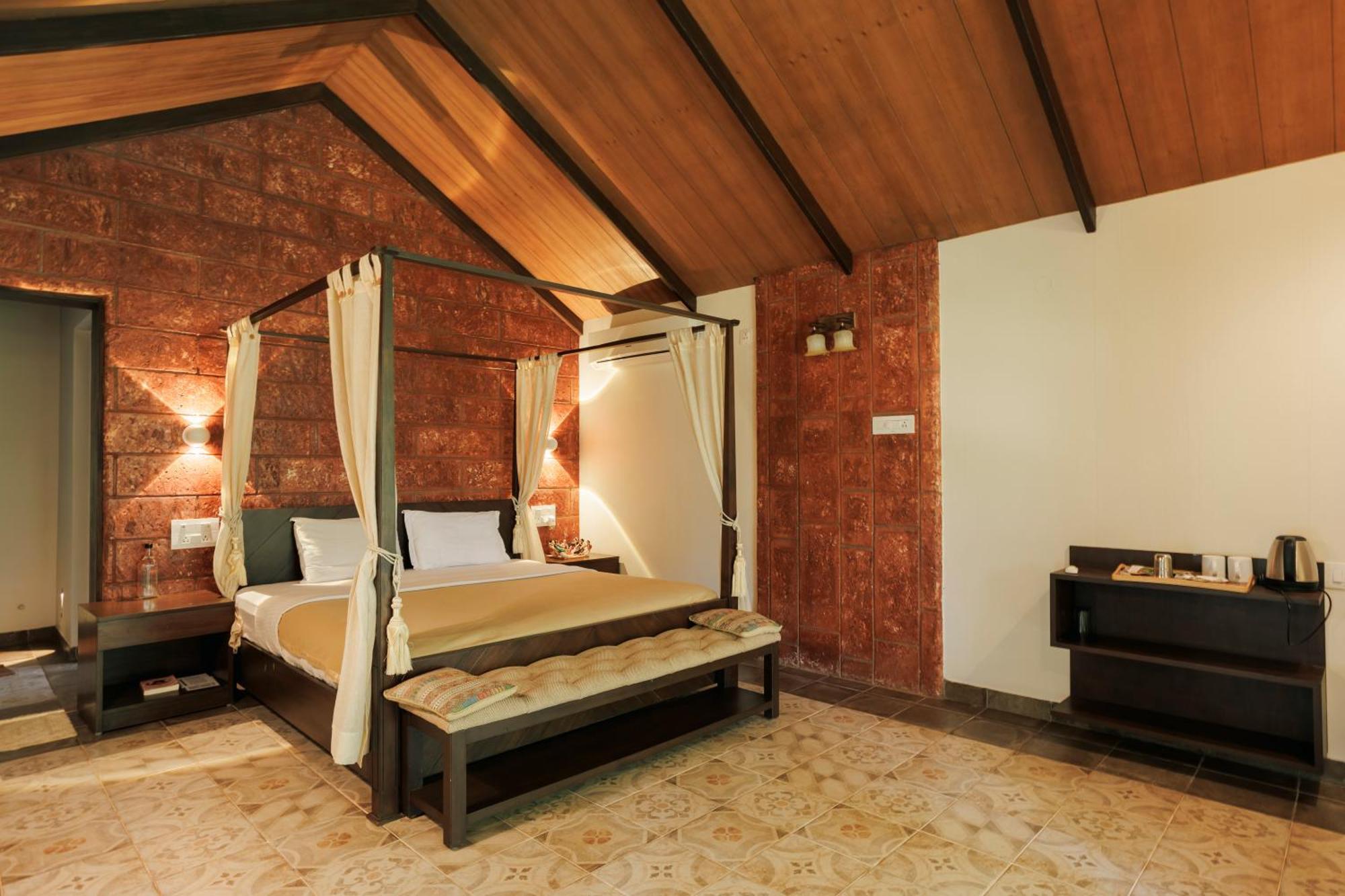 Sai Vishram Beach Resort Bainduru Extérieur photo
