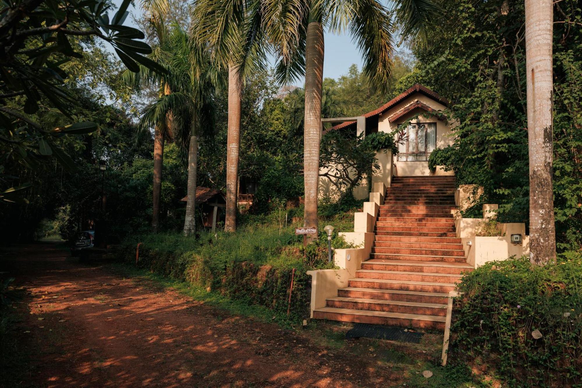 Sai Vishram Beach Resort Bainduru Extérieur photo
