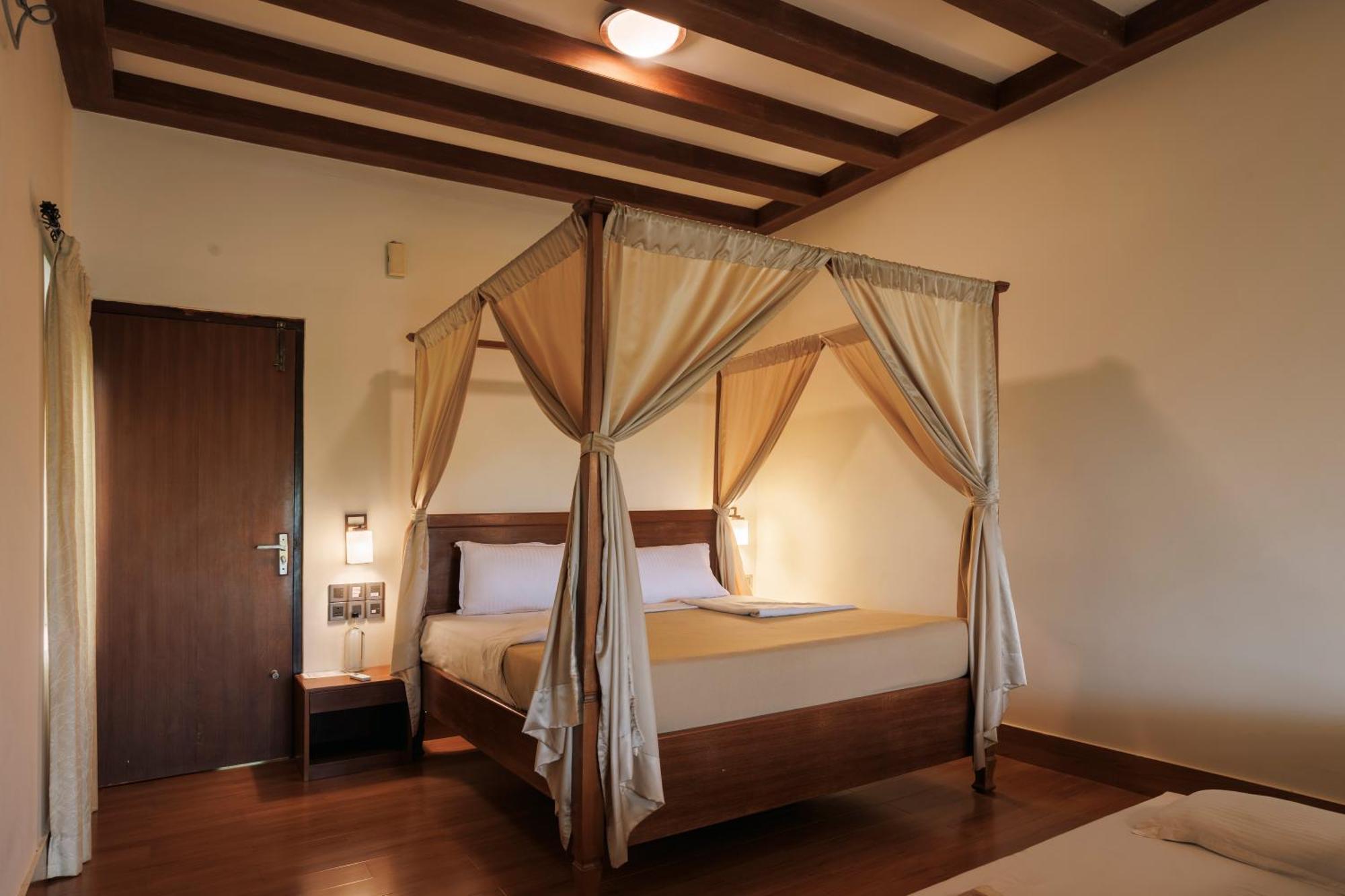 Sai Vishram Beach Resort Bainduru Extérieur photo