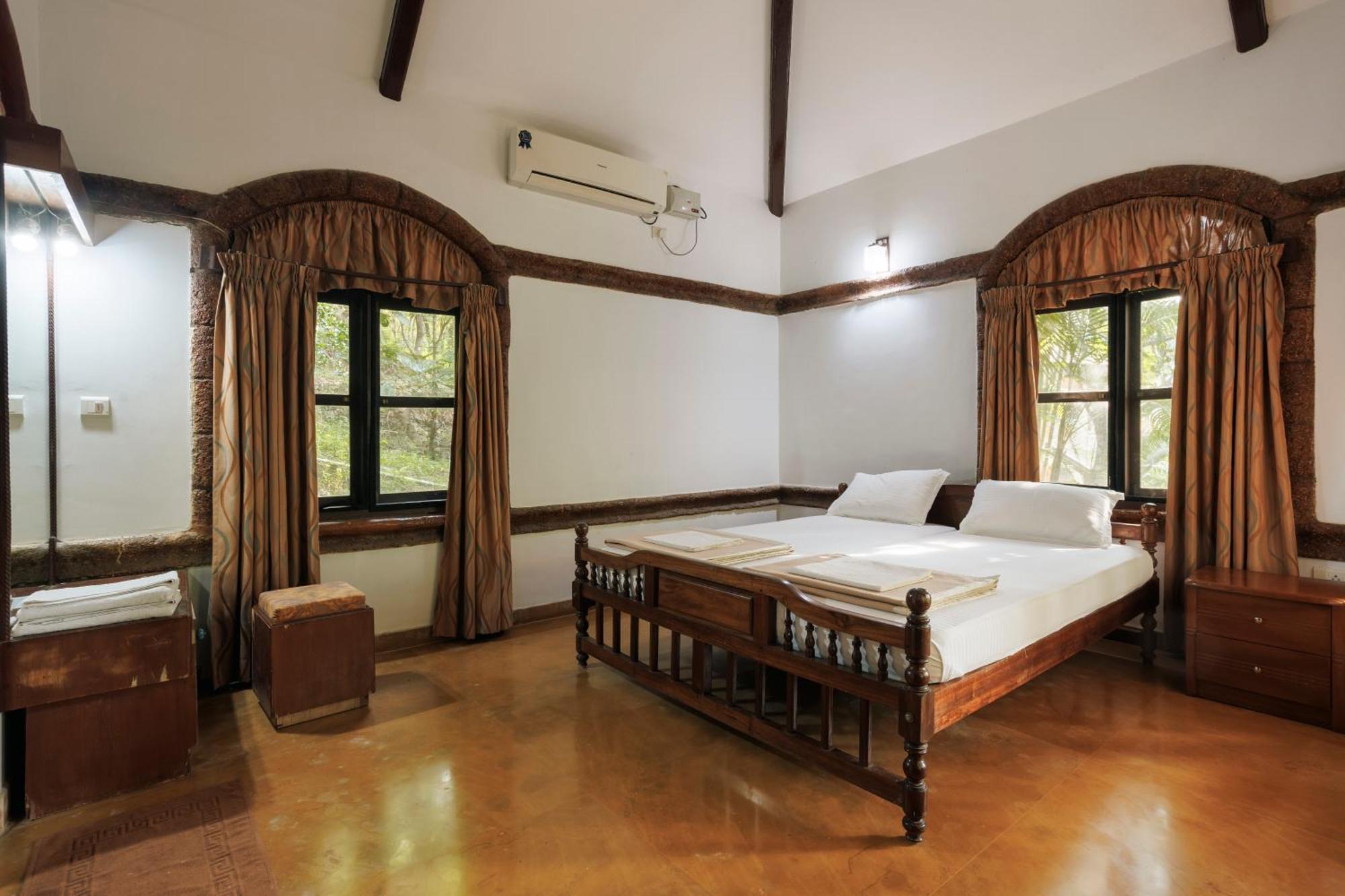 Sai Vishram Beach Resort Bainduru Extérieur photo