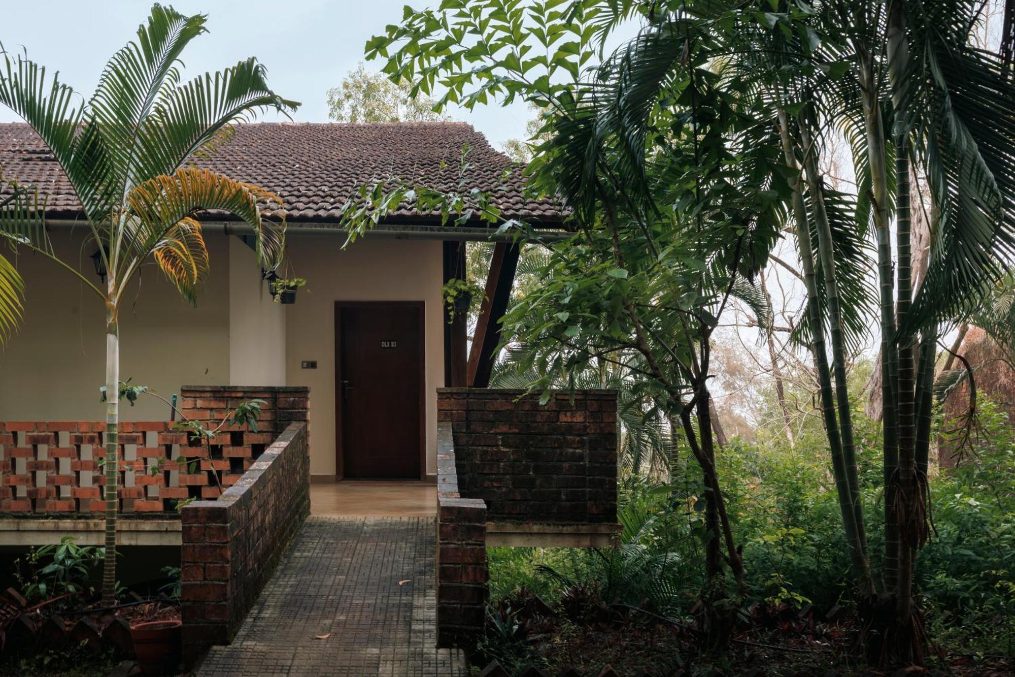 Sai Vishram Beach Resort Bainduru Extérieur photo