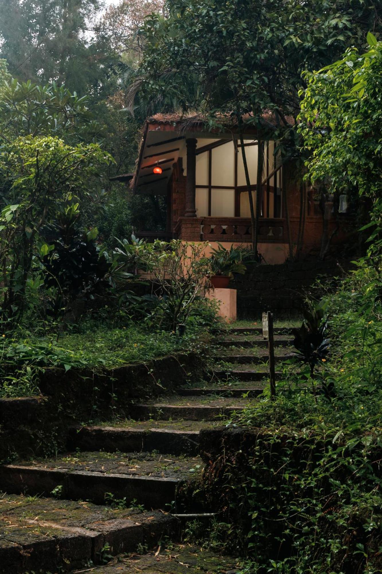 Sai Vishram Beach Resort Bainduru Extérieur photo